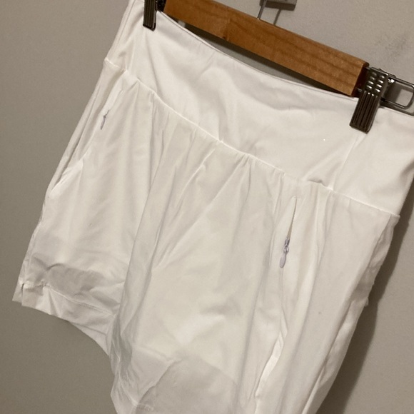 MEIVSO Women's White Lightweight Athletic Skirt with Built-in Shorts, Size Small - Picture 4 of 9